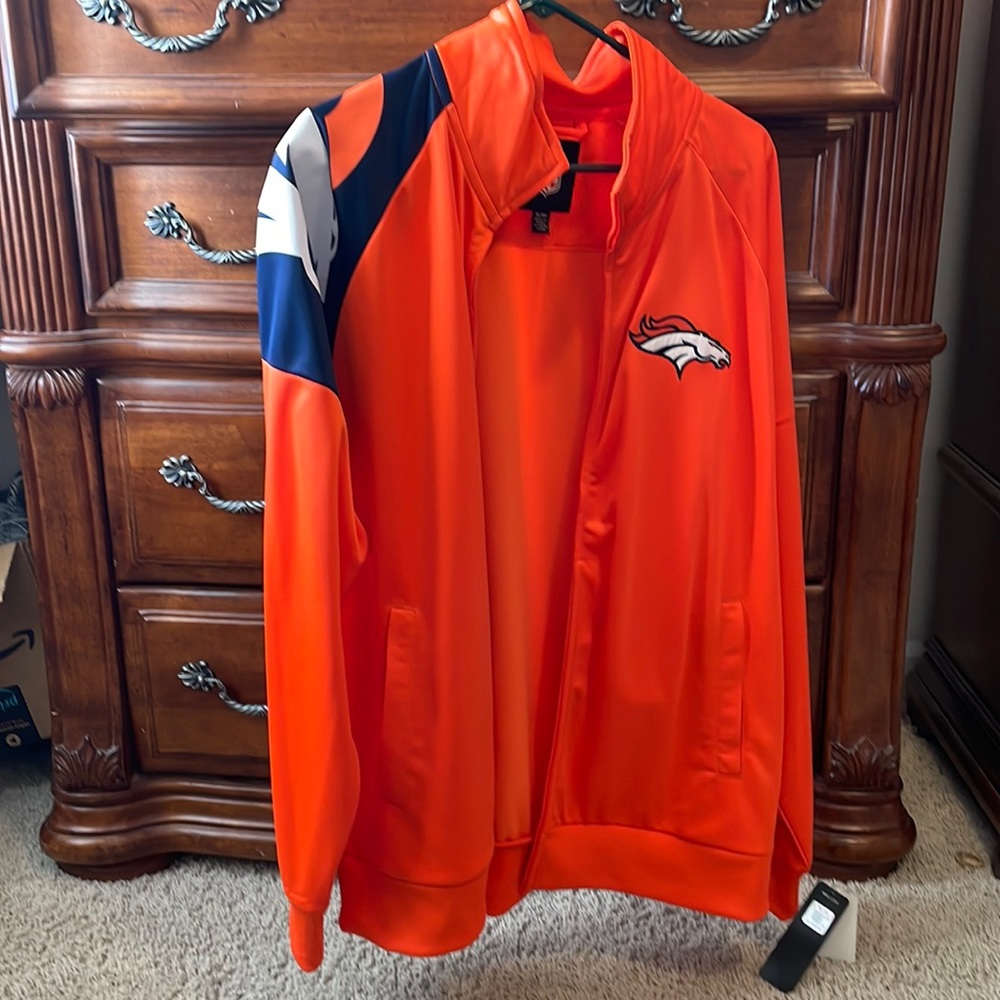 NFL. Xl Men’s lightweight jacket. Brand new. Denver Broncos.